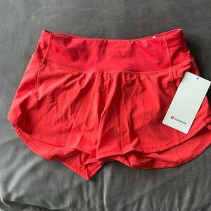 Lululemon size 4 speed up MR short lined